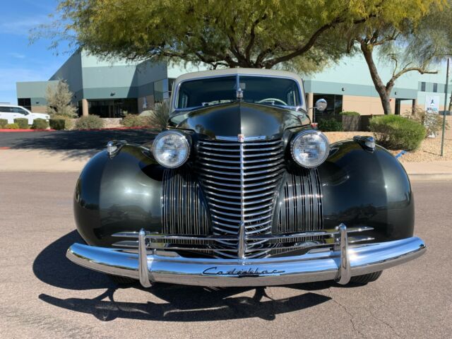 Cadillac Fleetwood 1940 image number 22