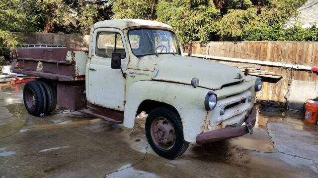 International Harvester S130 1957 image number 0