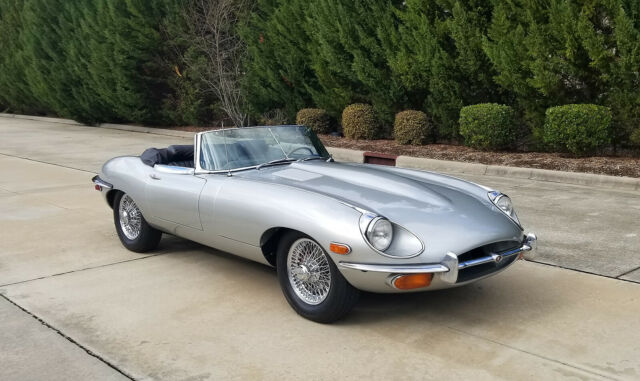 Jaguar E-Type 1970 image number 0