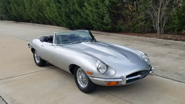 Jaguar E-Type 1970 image number 1