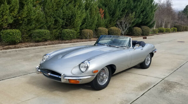 Jaguar E-Type 1970 image number 26