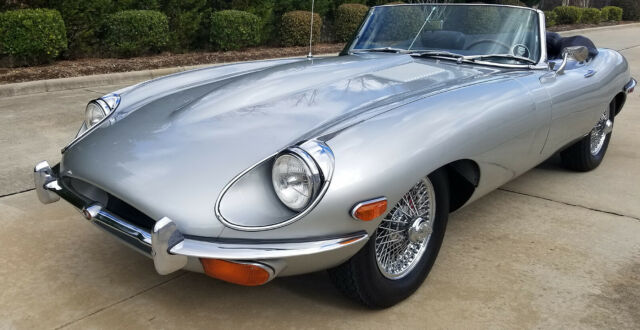 Jaguar E-Type 1970 image number 28