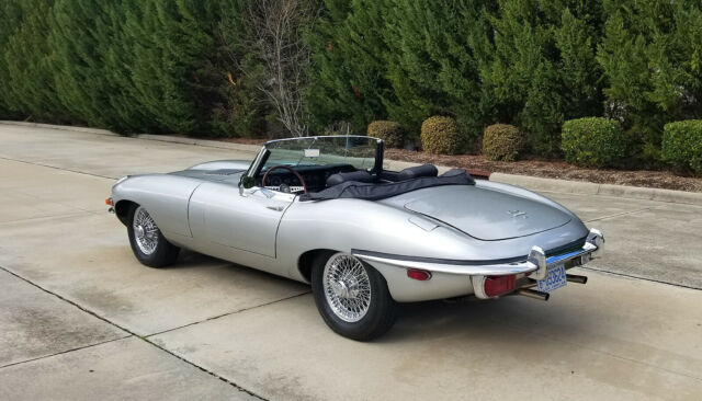 Jaguar E-Type 1970 image number 29