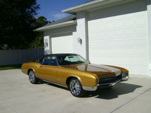 Buick Riviera 1967 image number 0