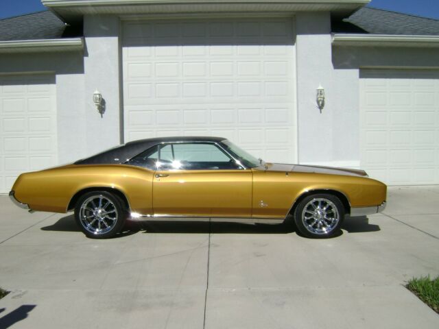 Buick Riviera 1967 image number 25