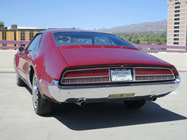 Oldsmobile Toronado 1967 image number 33