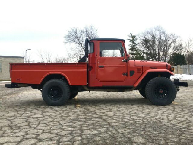 Toyota Land Cruiser 1977 image number 23