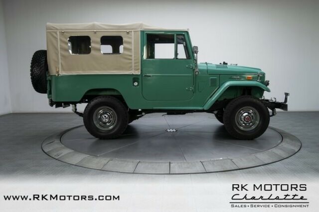 Toyota Land Cruiser 1972 image number 10