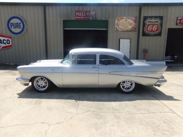 Chevrolet Bel Air/150/210 1957 image number 24