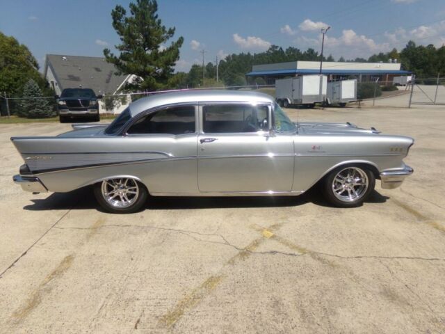 Chevrolet Bel Air/150/210 1957 image number 28