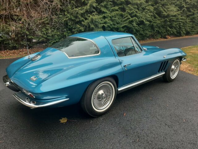 Chevrolet Corvette 1966 image number 16