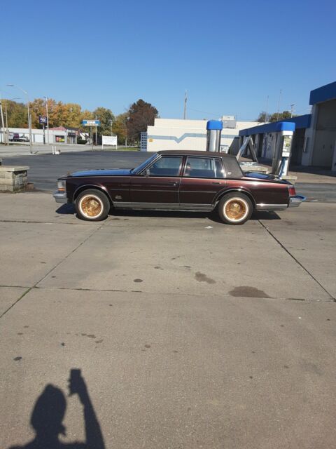 Cadillac Seville 1977 image number 0