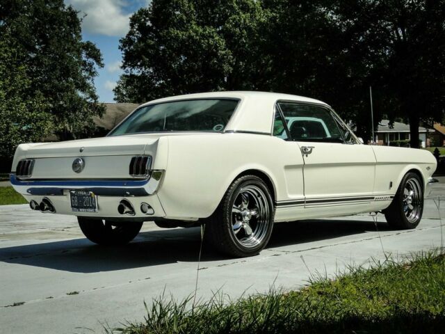 Ford Mustang 1966 image number 9