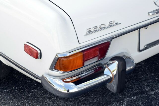 Mercedes-Benz SL-Class 1968 image number 34