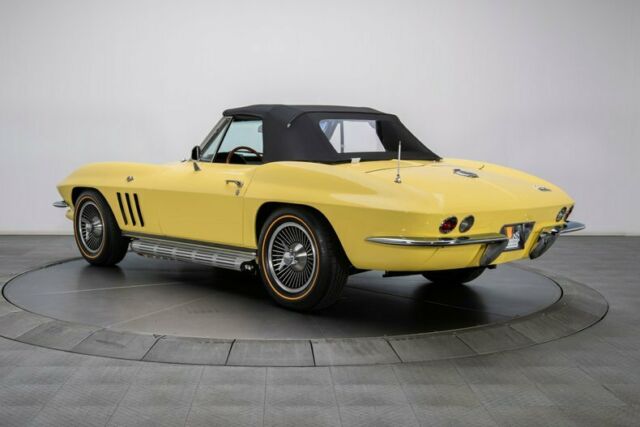 Chevrolet Corvette 1966 image number 14