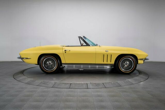 Chevrolet Corvette 1966 image number 16