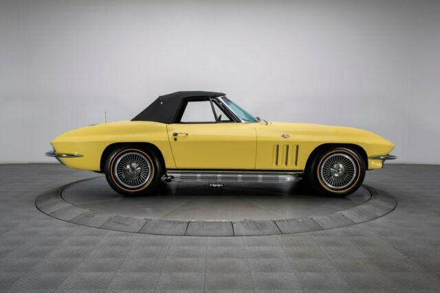 Chevrolet Corvette 1966 image number 17