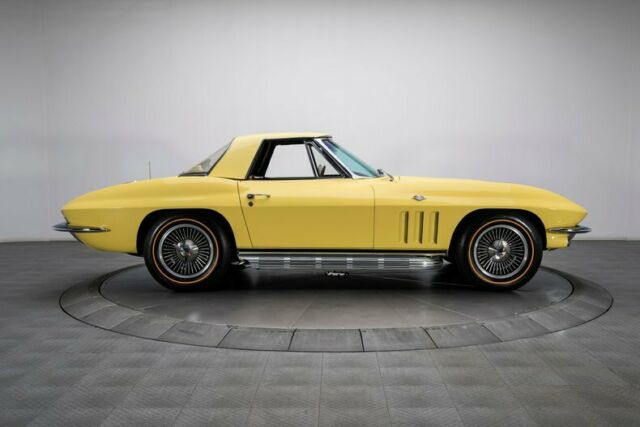 Chevrolet Corvette 1966 image number 18