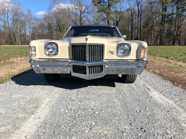 Pontiac Grand Prix 1971 image number 2