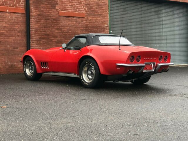 Chevrolet Corvette 1968 image number 16