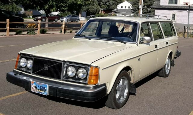 Volvo 240 1978 image number 0