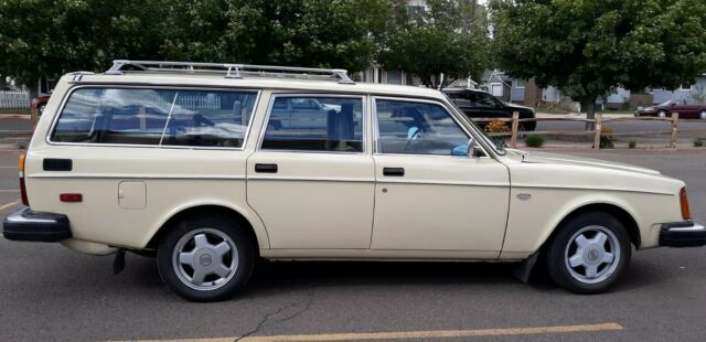 Volvo 240 1978 image number 22