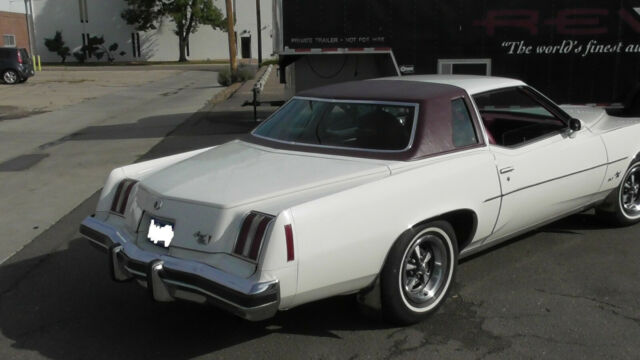 Pontiac Grand Prix 1974 image number 29