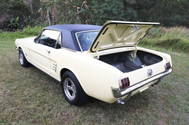 Ford Mustang 1966 image number 23