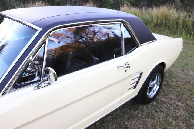 Ford Mustang 1966 image number 9