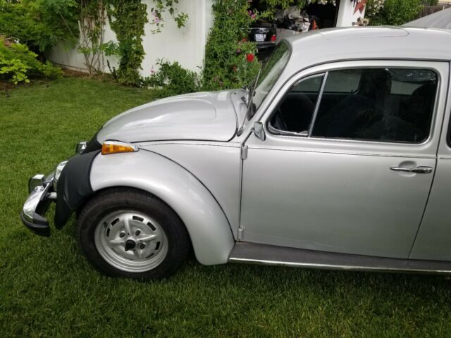 Volkswagen Beetle 1977 image number 4