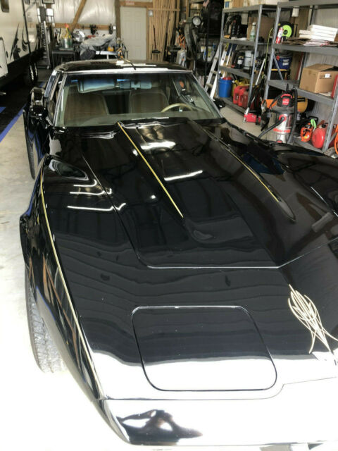 Chevrolet Corvette 1977 image number 0