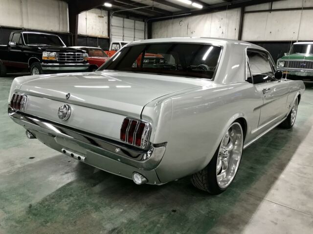 Ford Mustang 1966 image number 28