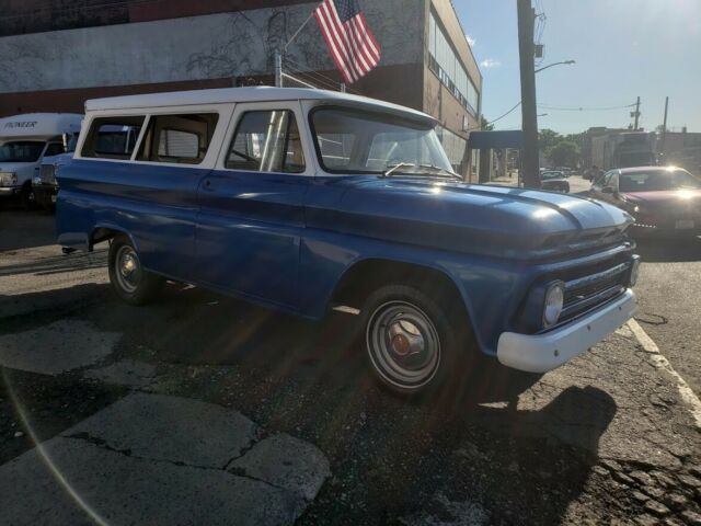 Chevrolet Suburban 1966 image number 2