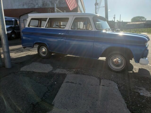 Chevrolet Suburban 1966 image number 27