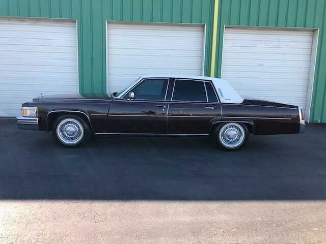 Cadillac DeVille 1977 image number 1