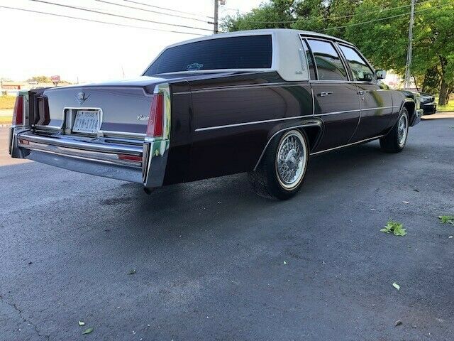 Cadillac DeVille 1977 image number 16