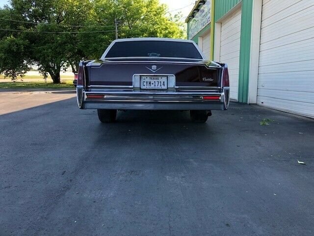 Cadillac DeVille 1977 image number 3