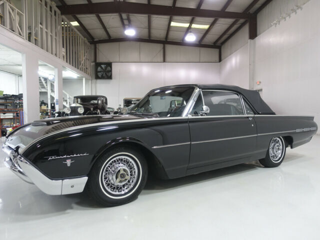 Ford Thunderbird 1962 image number 10