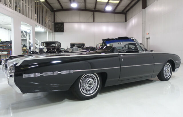 Ford Thunderbird 1962 image number 27