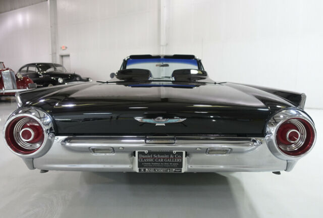 Ford Thunderbird 1962 image number 28