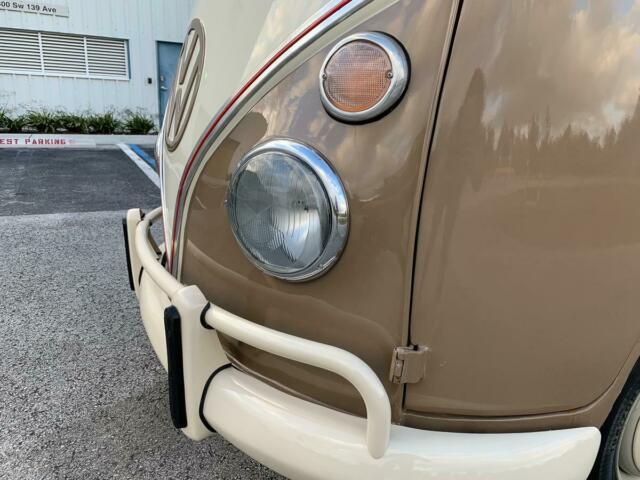 Volkswagen Bus/Vanagon 1974 image number 34