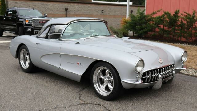 Chevrolet Corvette 1957 image number 25