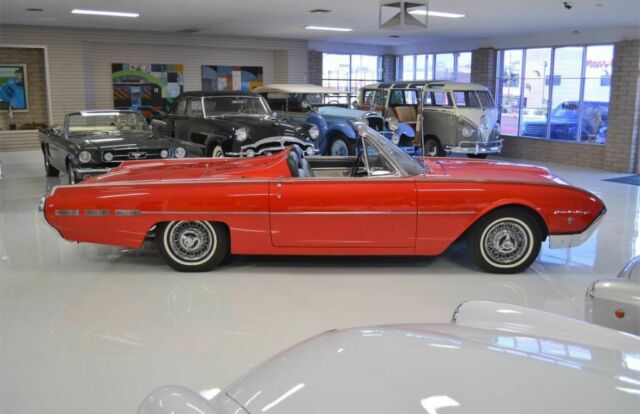 Ford Thunderbird 1962 image number 15