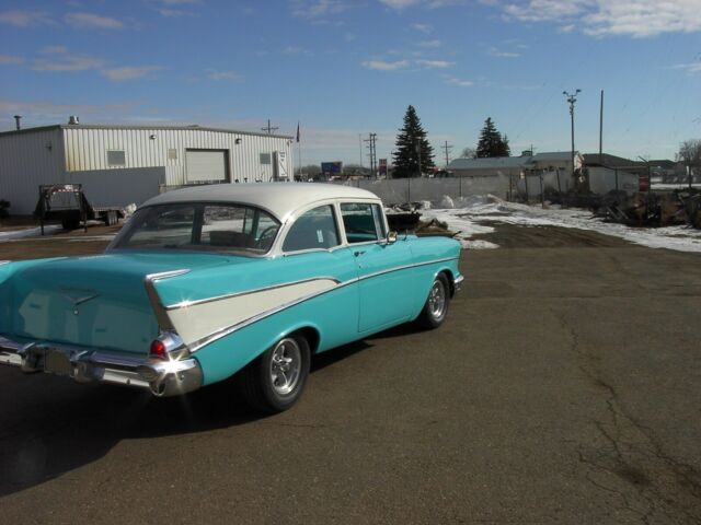 Chevrolet Bel Air/150/210 1957 image number 21