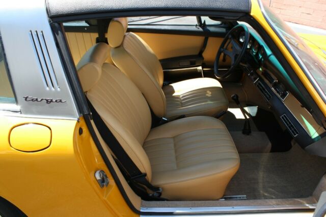 Porsche 911 1972 image number 21