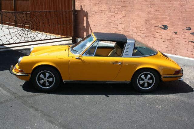 Porsche 911 1972 image number 32