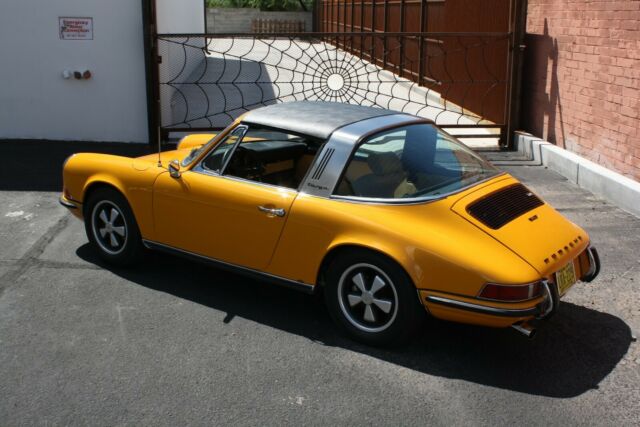 Porsche 911 1972 image number 33