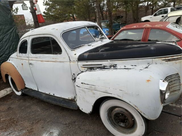 Plymouth Deluxe 1940 image number 4