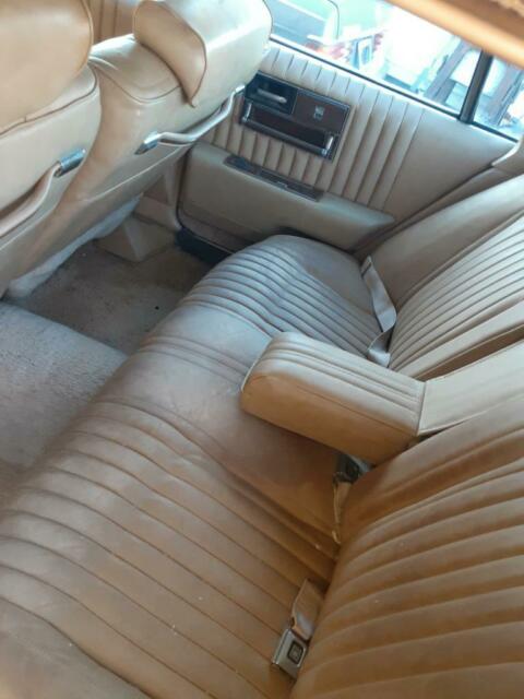 Cadillac Seville 1977 image number 2