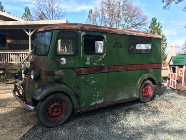 Diamond T Pak Age Car 1940 image number 26